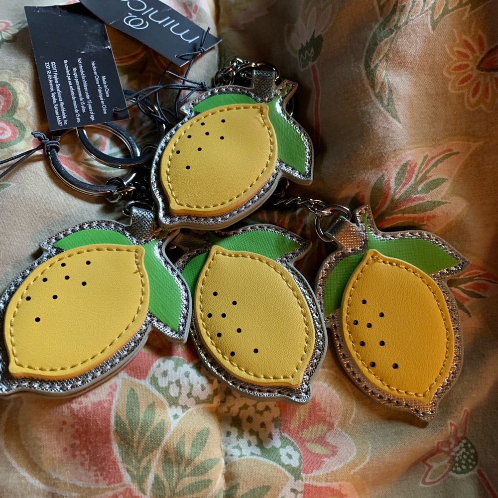 Lemon Keychains - Picture 3 of 4